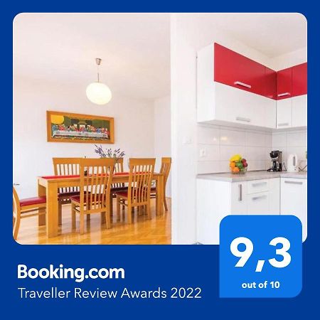 Big White Apartment Novi Vinodolski Εξωτερικό φωτογραφία