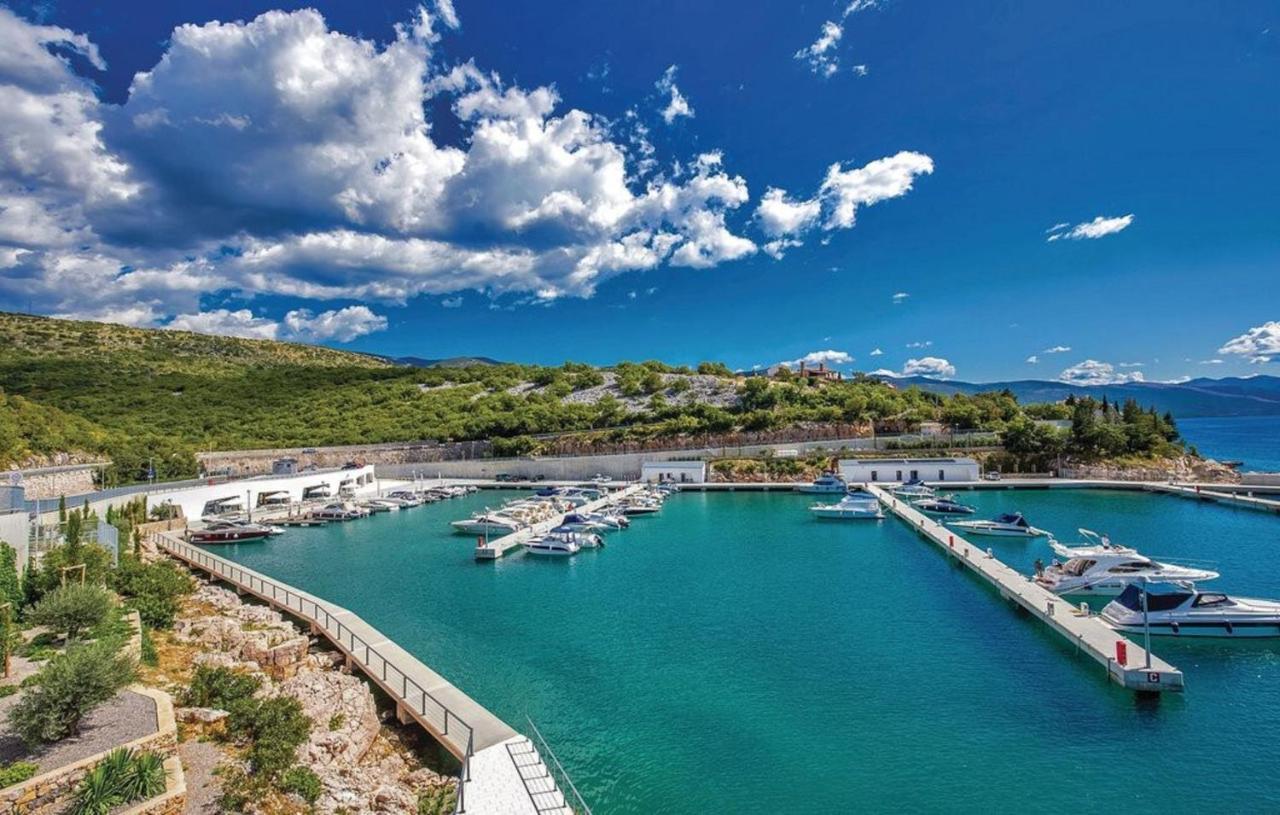 Big White Apartment Novi Vinodolski Εξωτερικό φωτογραφία
