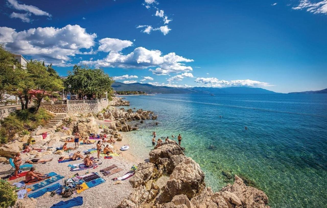 Big White Apartment Novi Vinodolski Εξωτερικό φωτογραφία